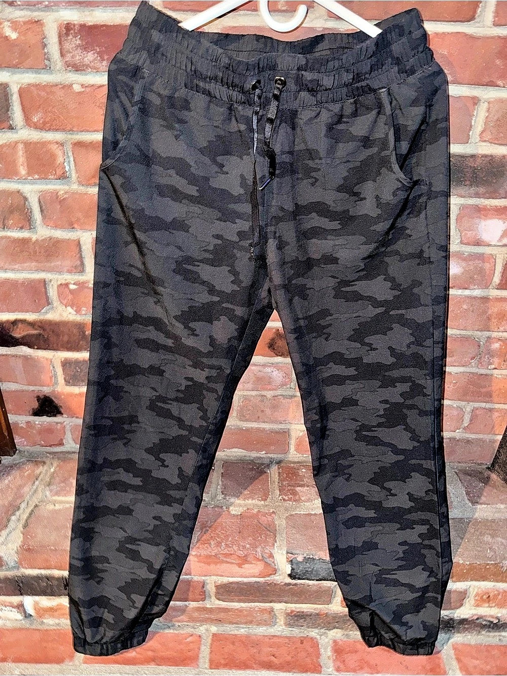 HYODAN women’s Camo Jogger Pants Size Medium